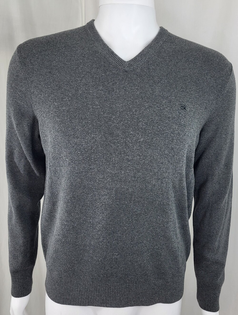 Calvin Klein Gray SWEATER Mens Size M V-Neck Pullover Long Sleeve Knit NWT NEW